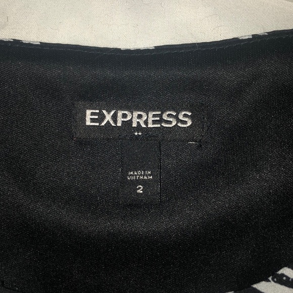 Express dress - Picture 3 of 3